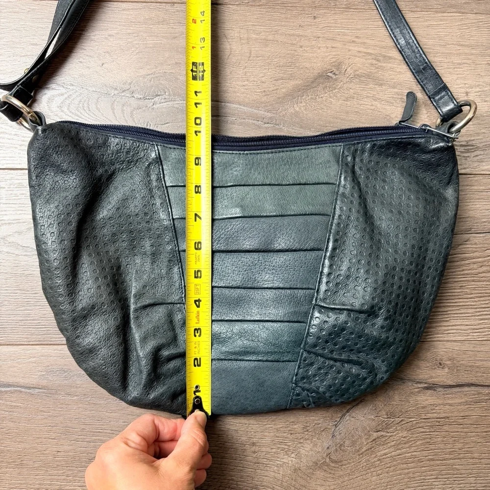 toni Vintage Black Leather Shoulder Bag Textured Panels Double Zippered Pockets